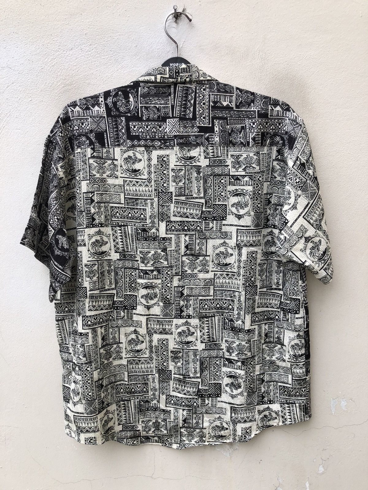 Vintage Vintage 90s Sciarpa Japan Crazy Pattern Silky Hawaiian Shirt Size US L / EU 52-54 / 3 - 22 Thumbnail
