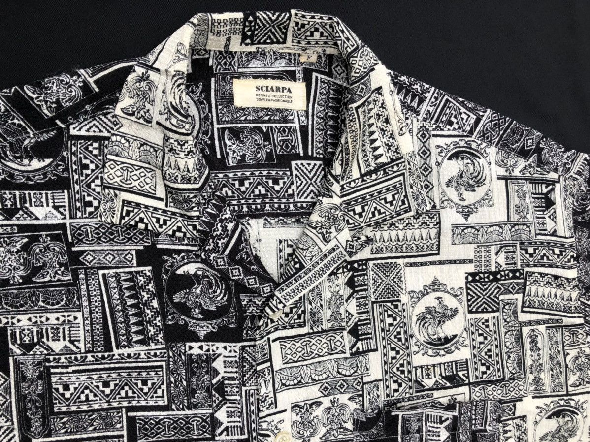 Vintage Vintage 90s Sciarpa Japan Crazy Pattern Silky Hawaiian Shirt Size US L / EU 52-54 / 3 - 7 Thumbnail