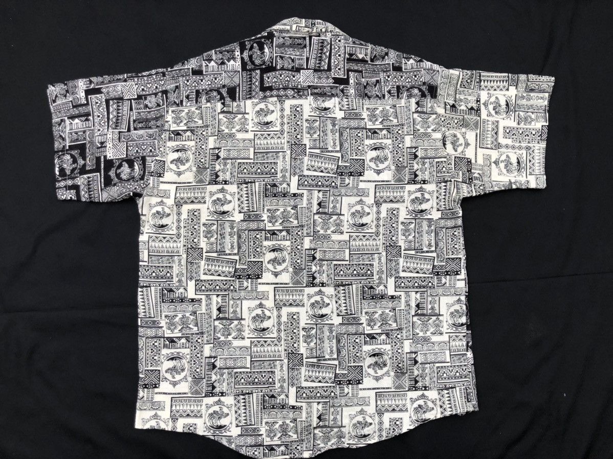 Vintage Vintage 90s Sciarpa Japan Crazy Pattern Silky Hawaiian Shirt Size US L / EU 52-54 / 3 - 17 Thumbnail