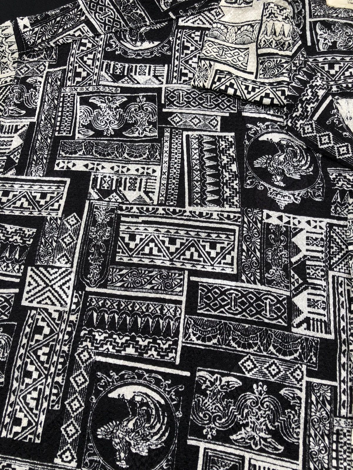 Vintage Vintage 90s Sciarpa Japan Crazy Pattern Silky Hawaiian Shirt Size US L / EU 52-54 / 3 - 14 Thumbnail