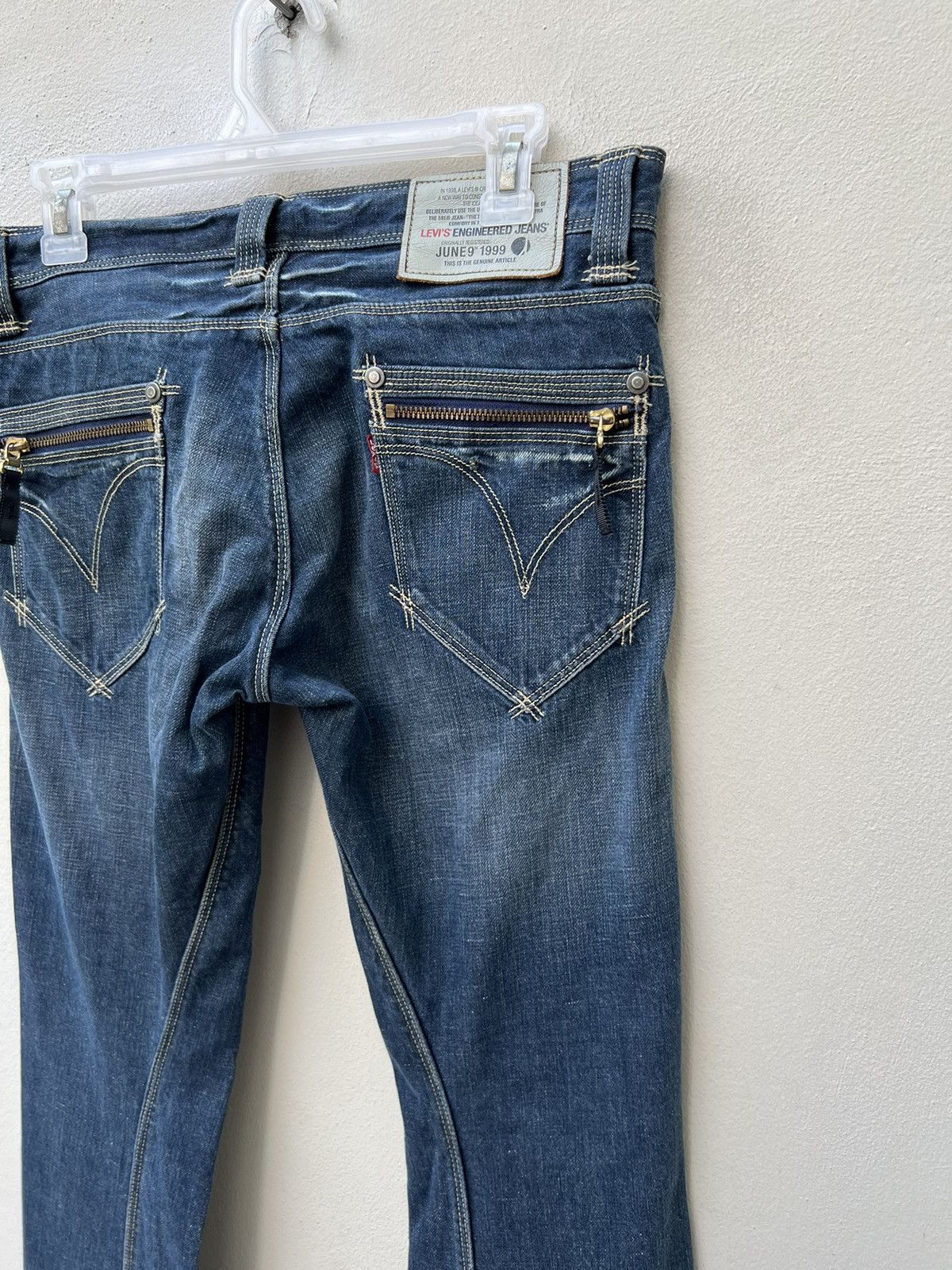 Levi's Vintage 2002 Levi’s Engineered Denim Slim Jeans Size US 29 - 14 Thumbnail