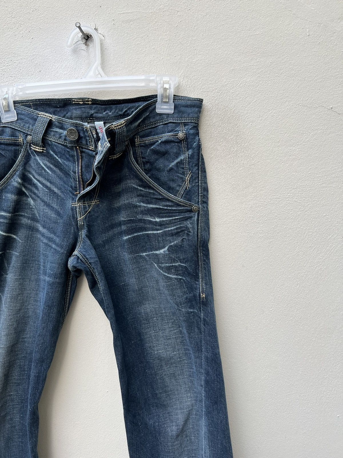 Levi's Vintage 2002 Levi’s Engineered Denim Slim Jeans Size US 29 - 7 Thumbnail