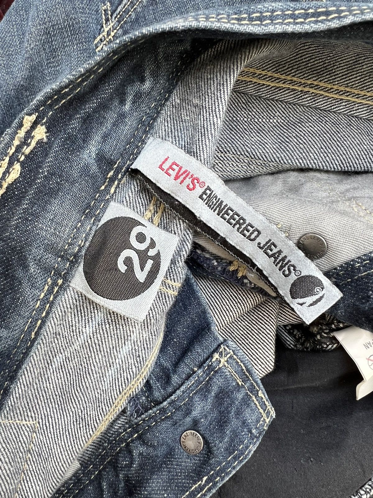 Levi's Vintage 2002 Levi’s Engineered Denim Slim Jeans Size US 29 - 17 Thumbnail