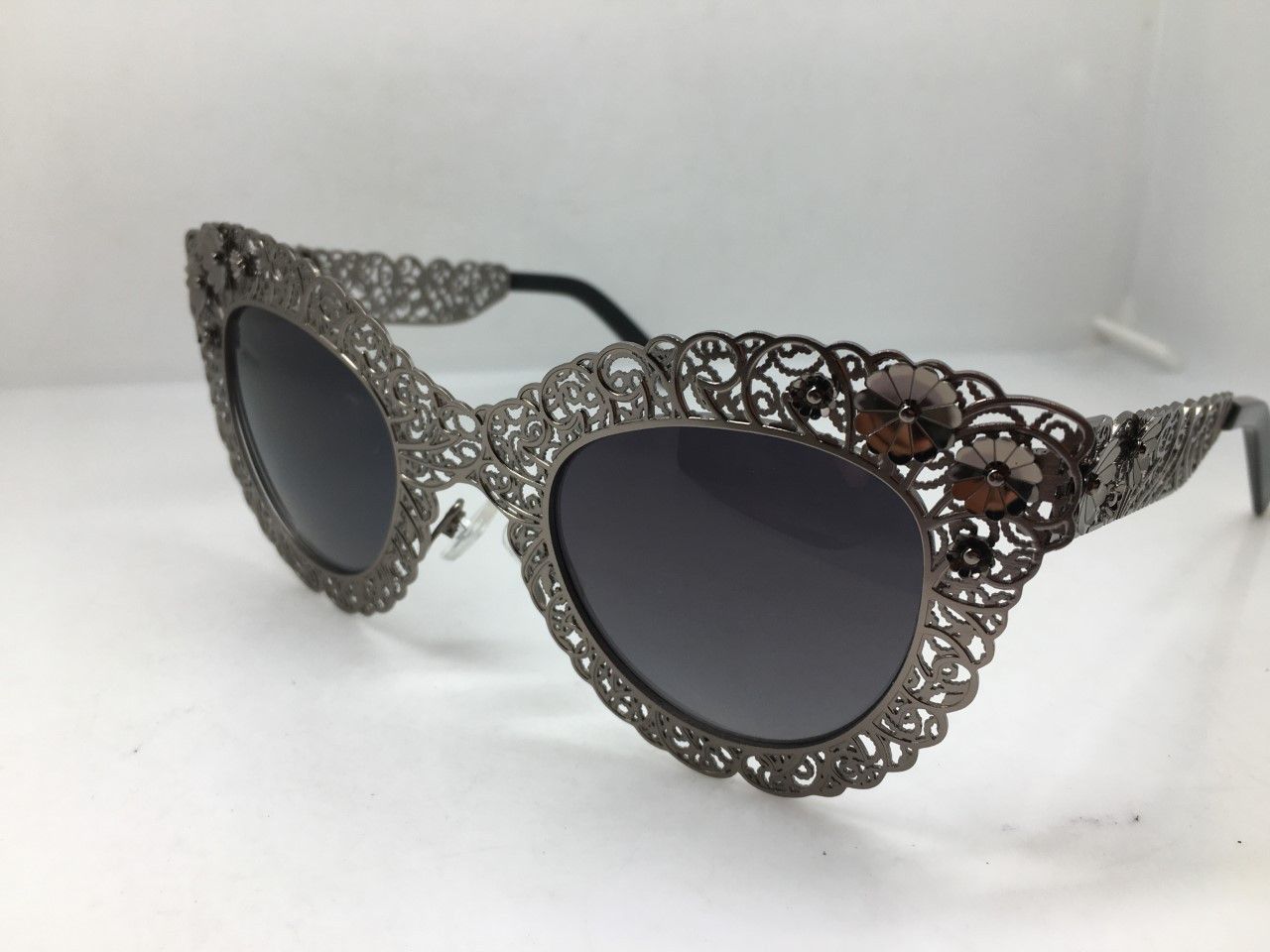 Vintage MOD ROCCOCO BAROQUE FLORALI FILIGREE RUNWAY SHOW SUNGLASSES Size ONE SIZE - 1 Thumbnail