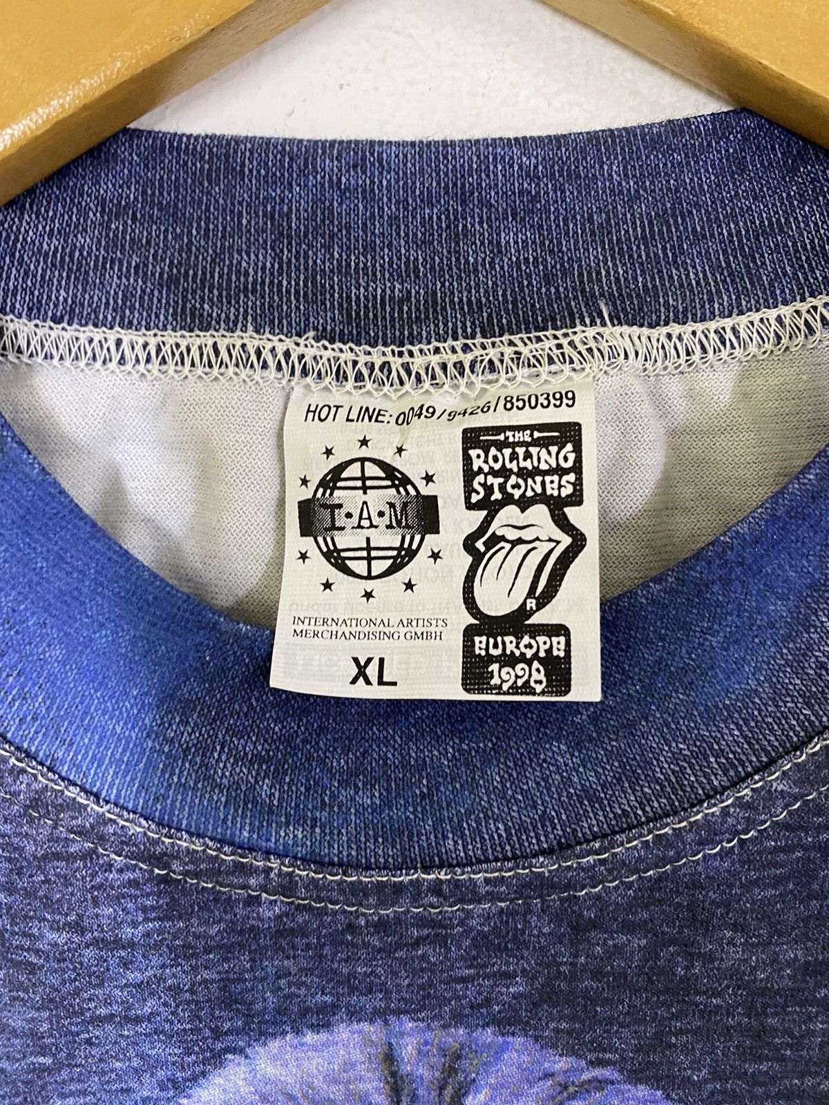 Band Tees vintage 1998 THE ROLLING STONES bridges to babylon t-shirts Size US XL / EU 56 / 4 - 8 Thumbnail