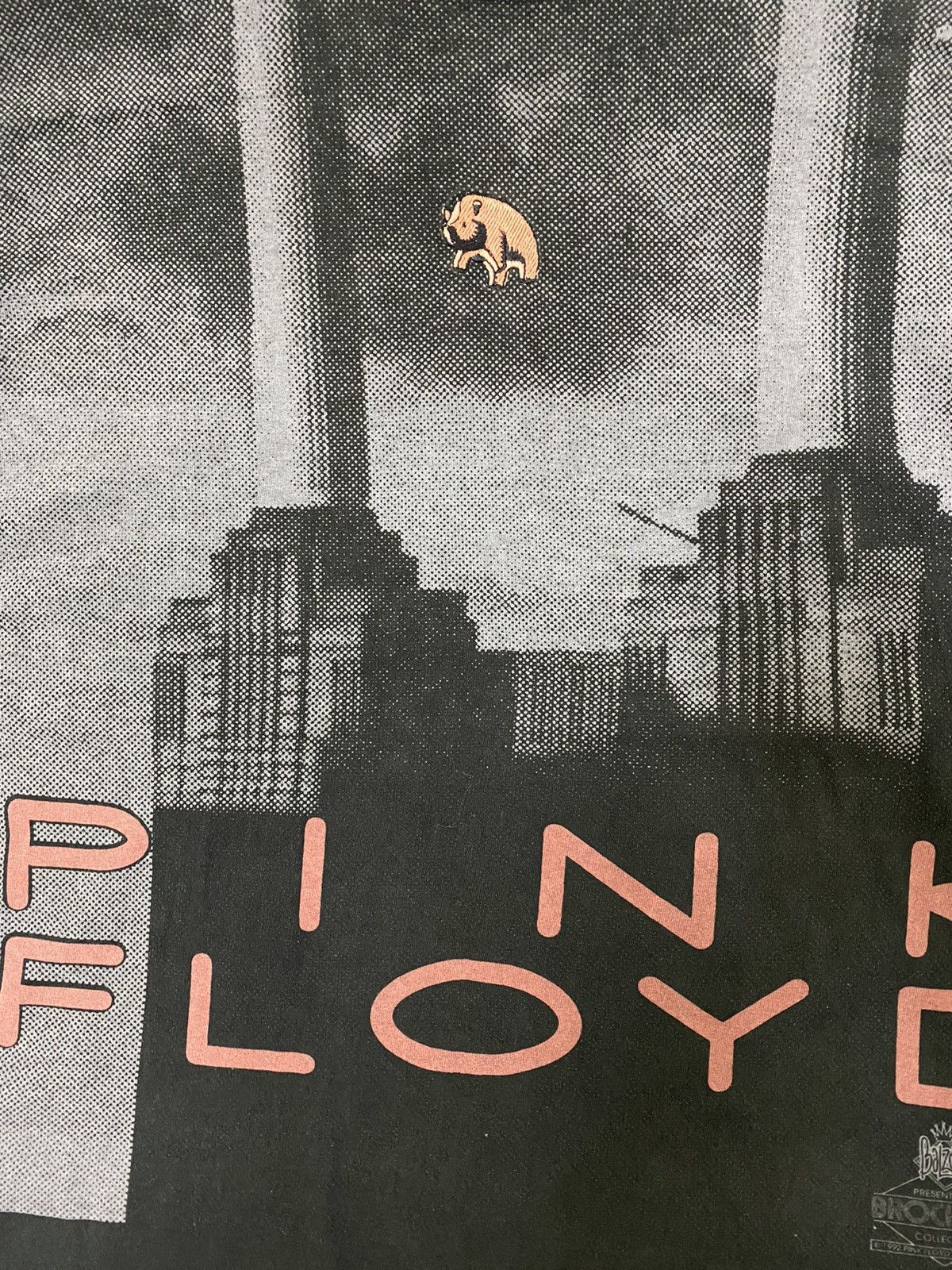 Band Tees vintage 1992 PINK FLOYD animal full print album t-shirts Size US L / EU 52-54 / 3 - 3 Thumbnail