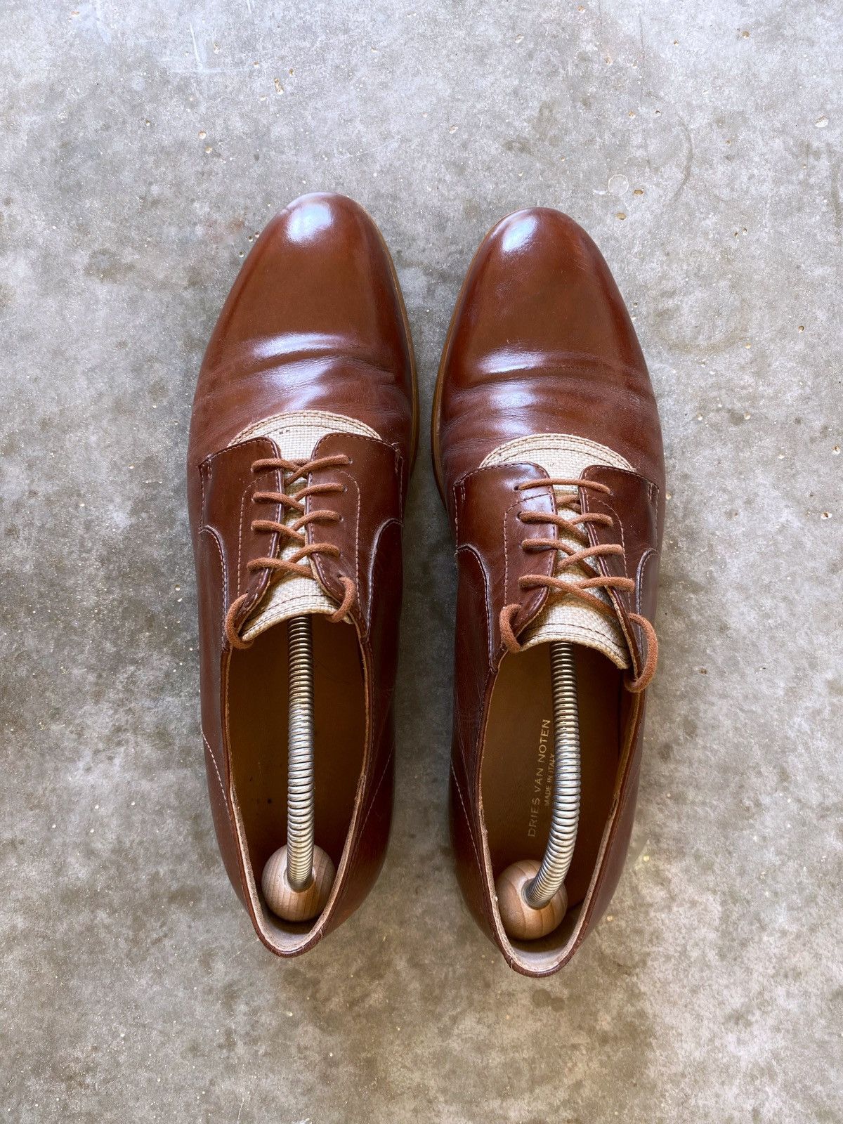 Two-tone Brown Derby shoes by Dries Van Noten