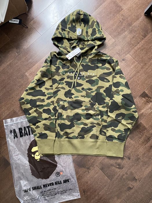 World gone mad deals bape hoodie