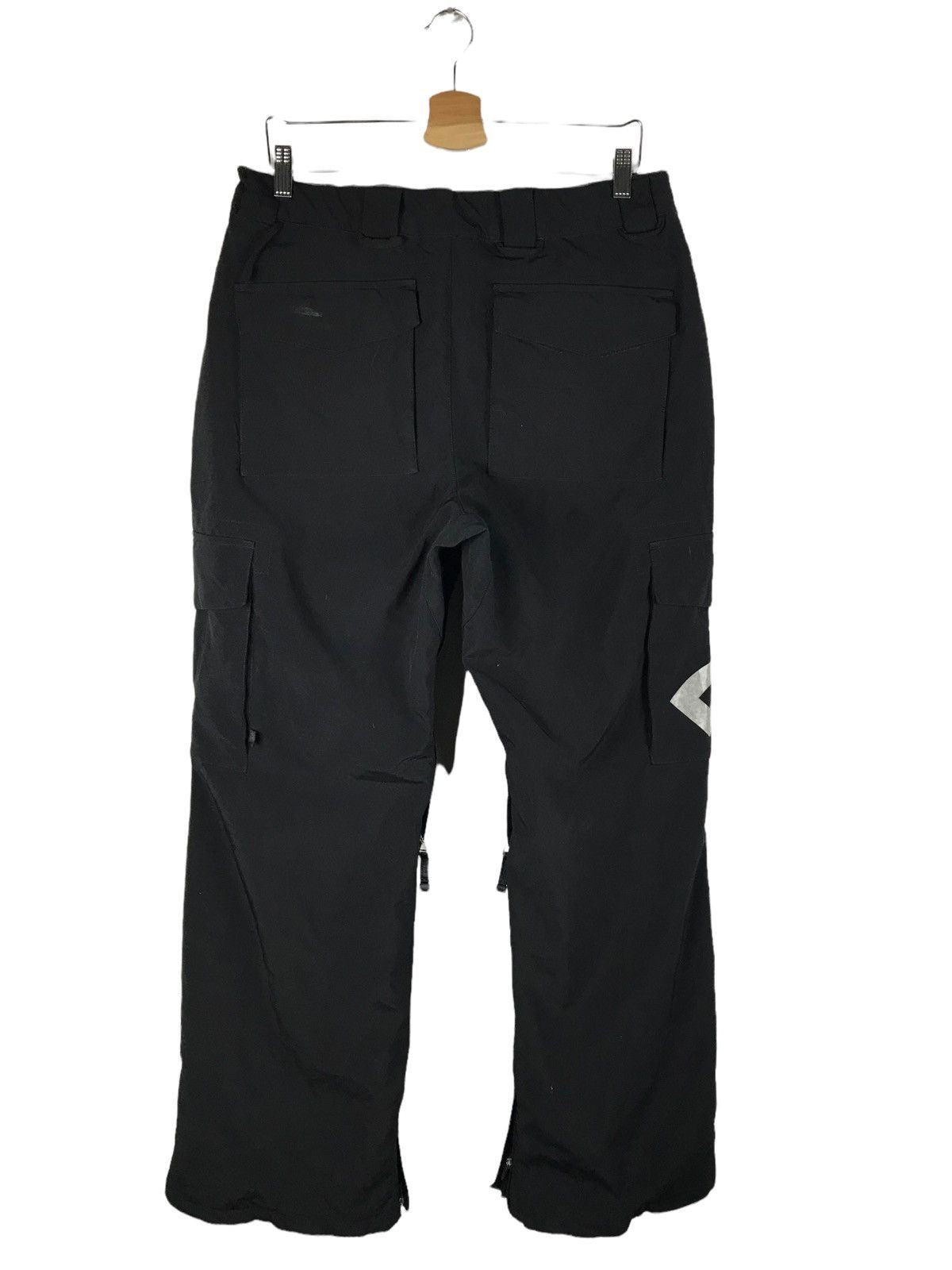 DC Vintage DC Snowboard Pants Black Cargo Style 2000s Technical Size US 34 / EU 50 - 2 Thumbnail