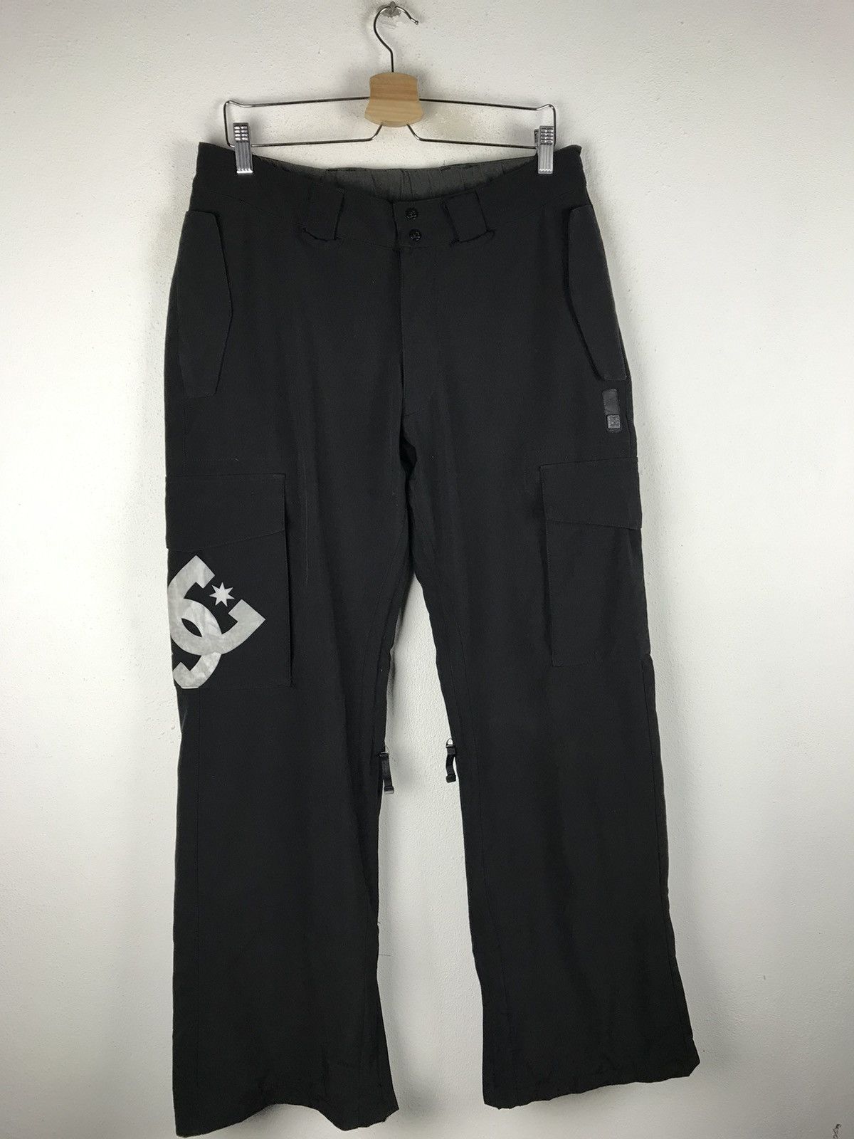 DC Vintage DC Snowboard Pants Black Cargo Style 2000s Technical Size US 34 / EU 50 - 3 Thumbnail