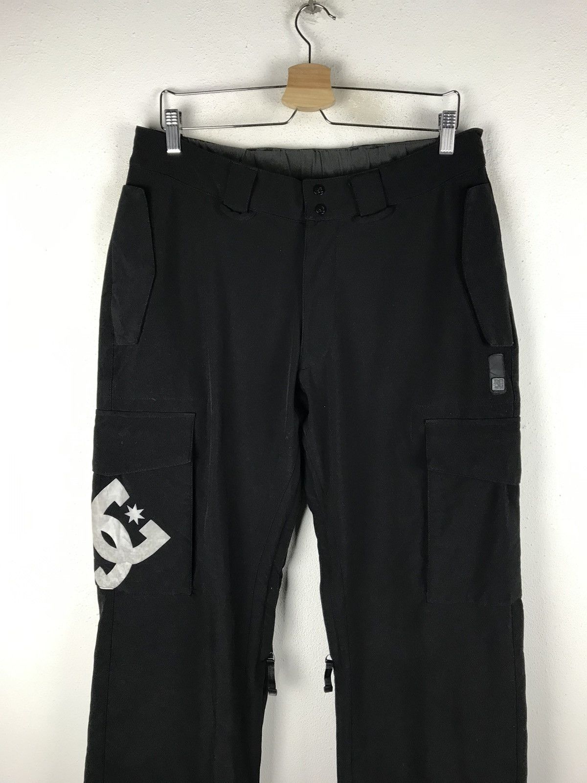 DC Vintage DC Snowboard Pants Black Cargo Style 2000s Technical Size US 34 / EU 50 - 4 Thumbnail