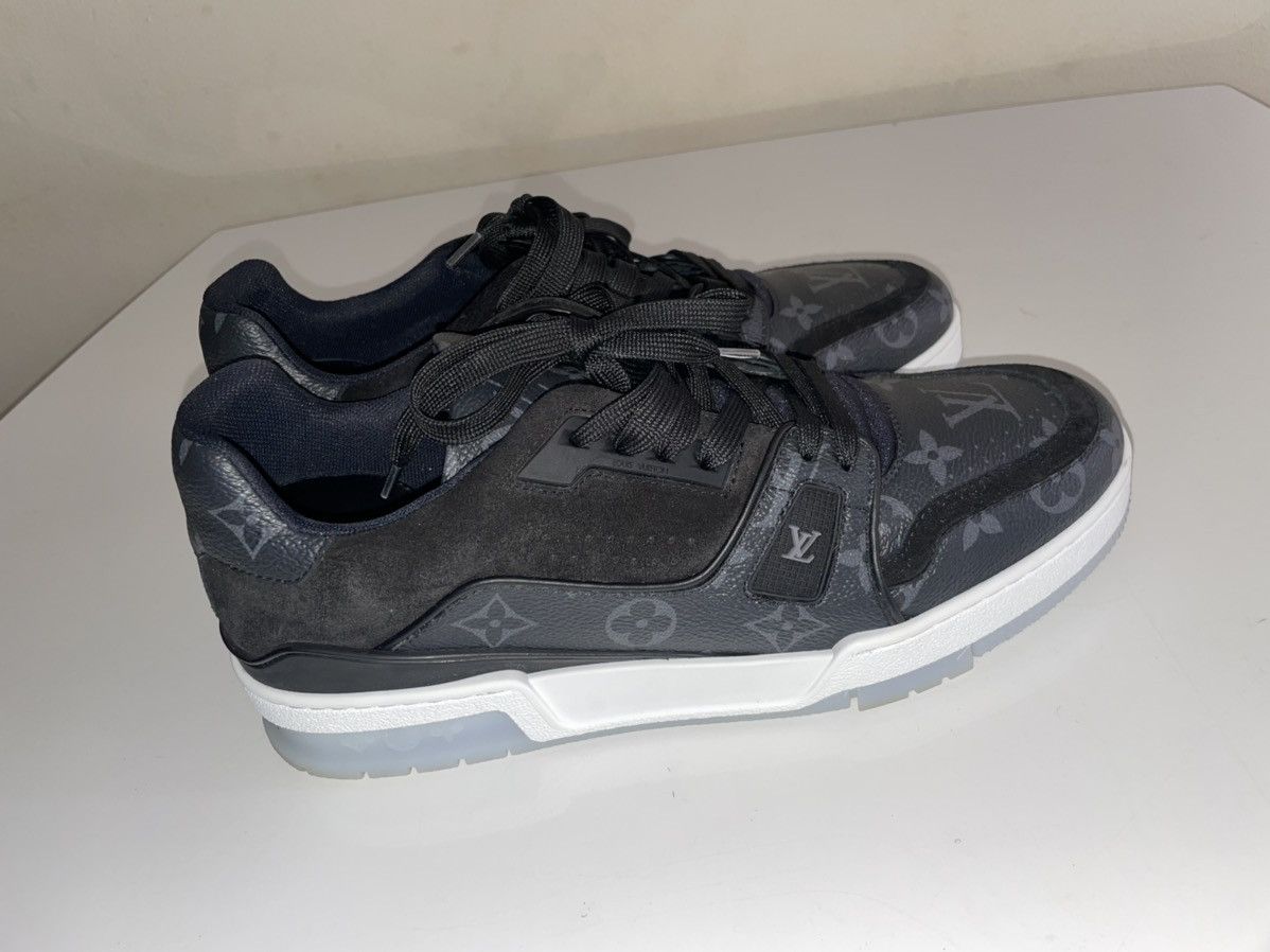 Louis Vuitton Louis vuitton Monogram canvas sneakers Size US 8 / EU 41 - 10 Thumbnail