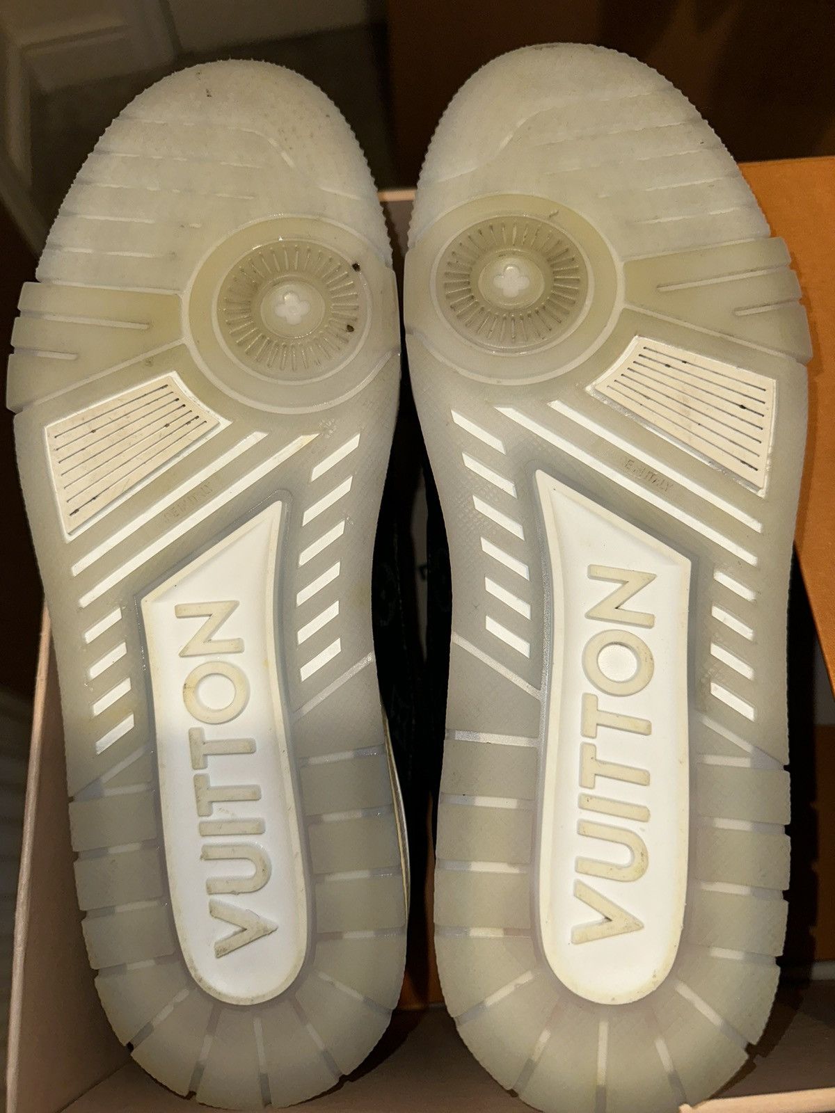 Louis Vuitton Louis vuitton Monogram canvas sneakers Size US 8 / EU 41 - 15 Thumbnail