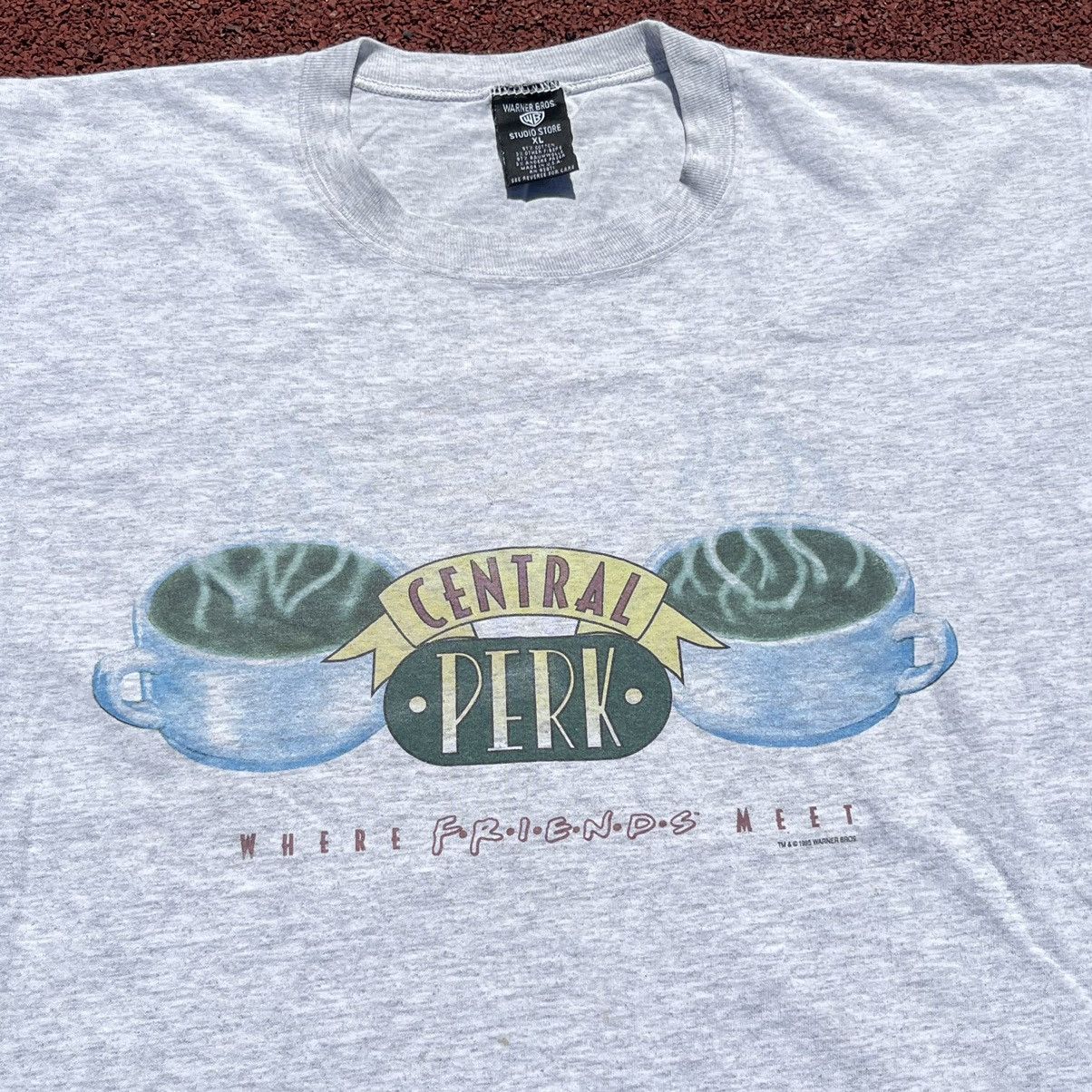 Vintage Vintage FRIENDS central park 1995 warner bros tee shirt Size US XL / EU 56 / 4 - 2 Thumbnail