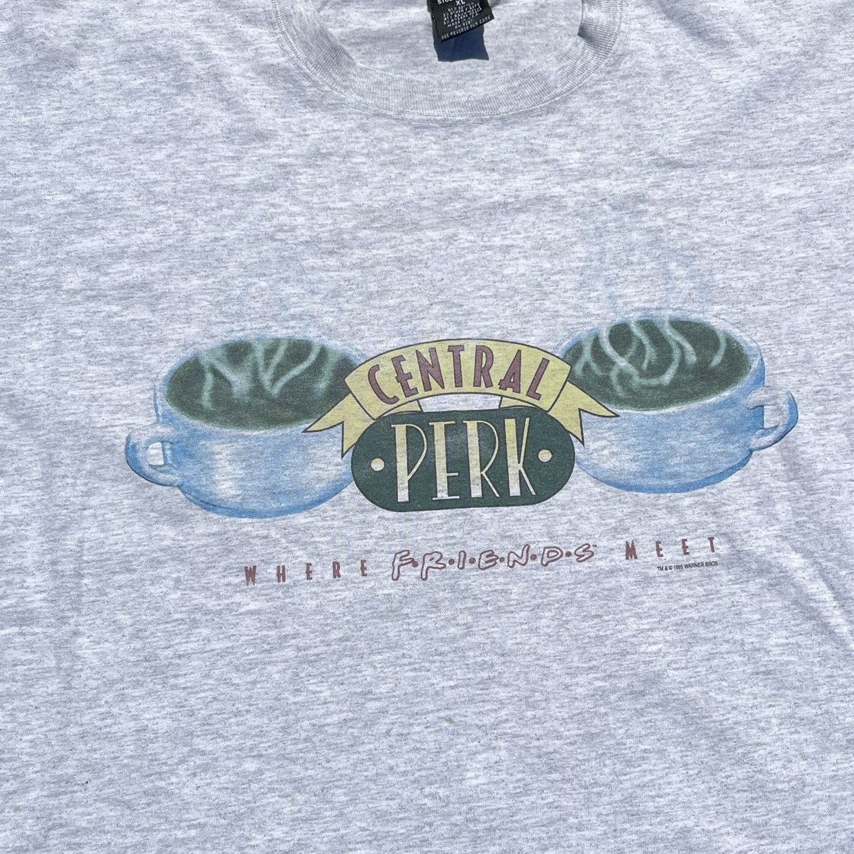 Vintage Vintage FRIENDS central park 1995 warner bros tee shirt Size US XL / EU 56 / 4 - 6 Thumbnail