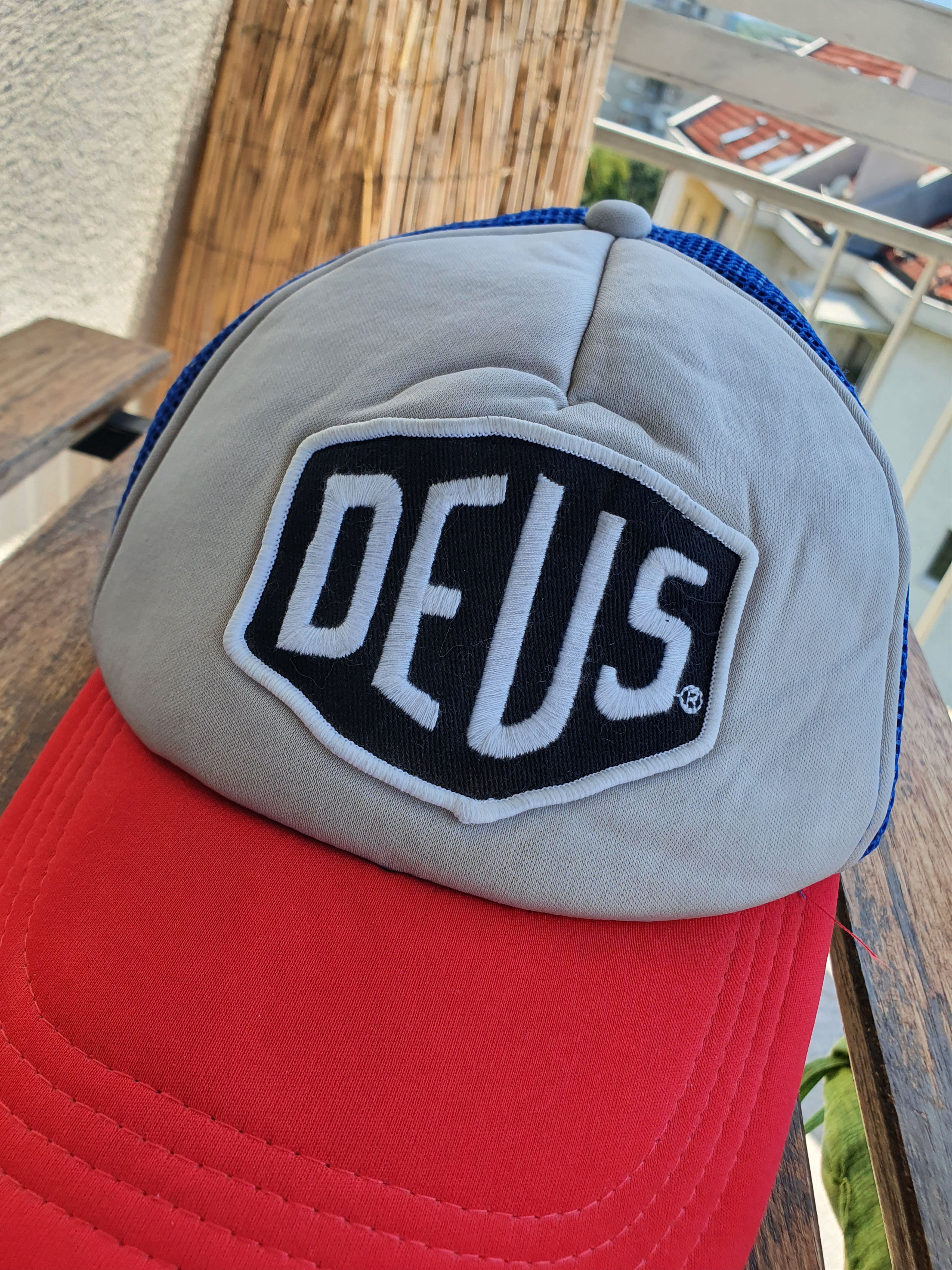 Deus Ex Machina Aix en Provence Address Trucker Black - Novoid Plus