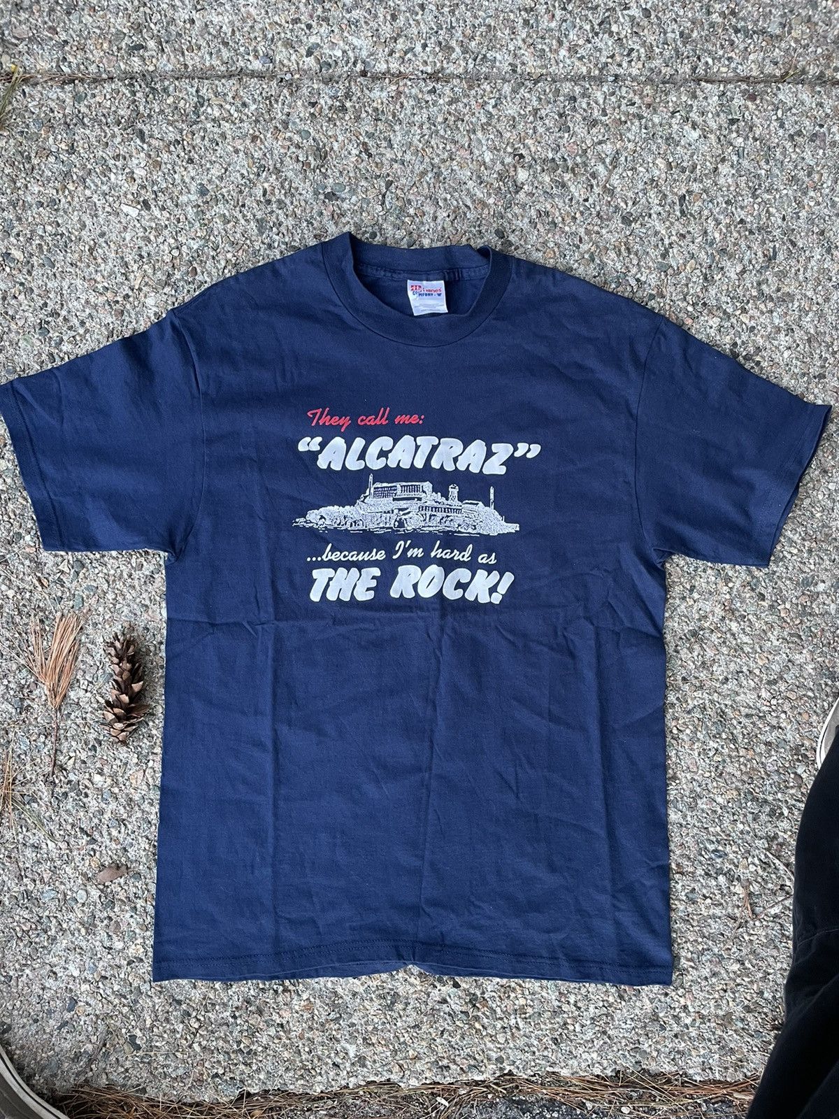Hanes Vintage 90s Hard as a Rock Alcatraz Prison Souvenir T Shirt Size US L / EU 52-54 / 3 - 2 Thumbnail