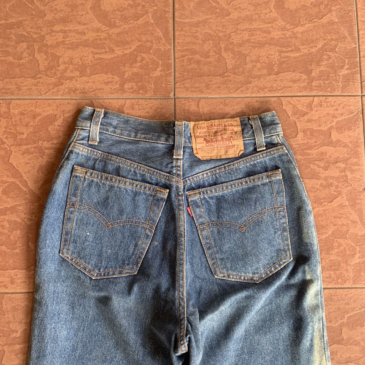 Levi's × Vintage 💥 1980’s VINTAGE LEVI’S JEANS LEVIS DENIM PANTS WAIST 24 Size US 26 / EU 42 - 12 Thumbnail