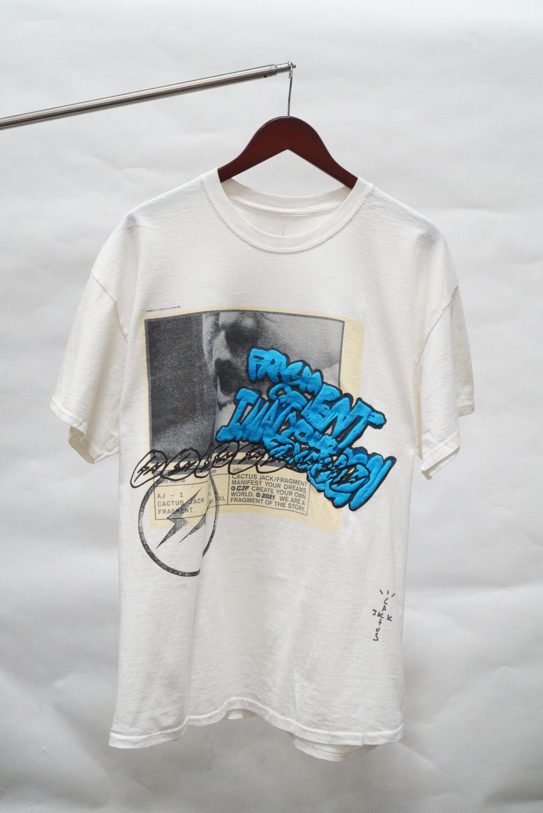 travis scott manifest tee