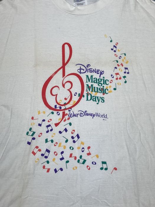 Vintage Vintage Y2K walt Disney t shirt magic music days Hanes 