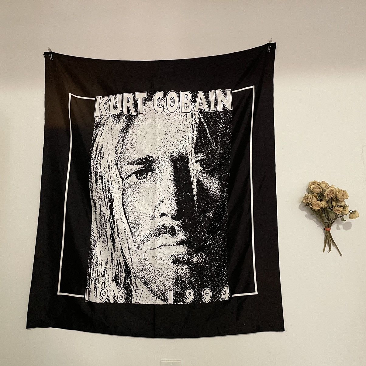Band Tees Vintage Kurt Cobain Memorial Banner Flag Tapestry Size ONE SIZE - 2 Thumbnail