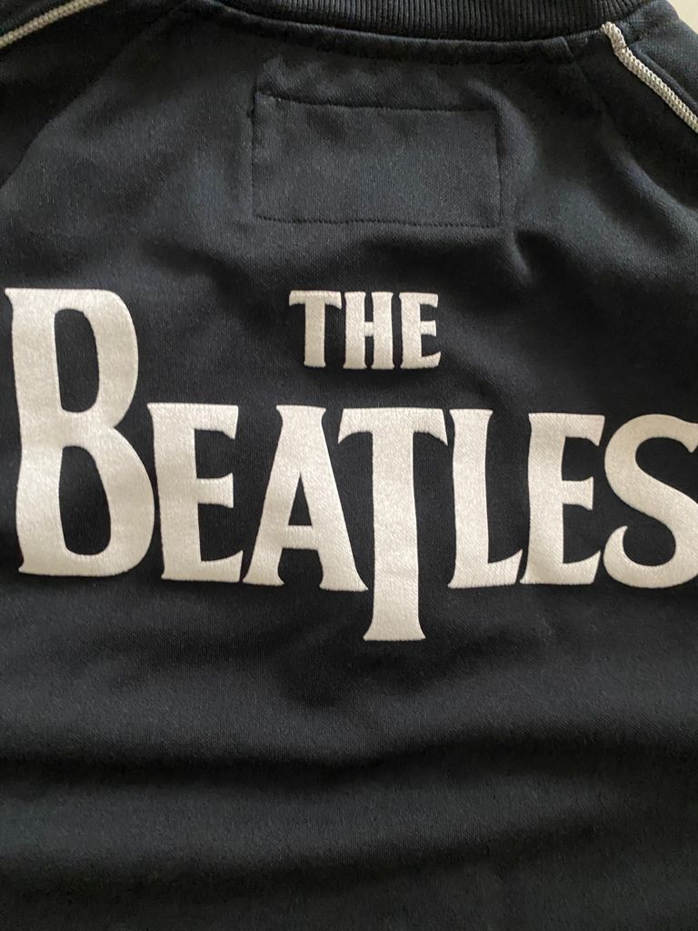 Band Tees × Vintage The Beatles Big Log Full Print Jacket @2006 Size US M / EU 48-50 / 2 - 9 Thumbnail