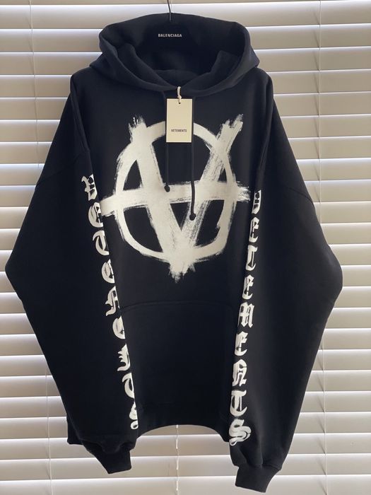 Vetements hoodie hot sale grailed