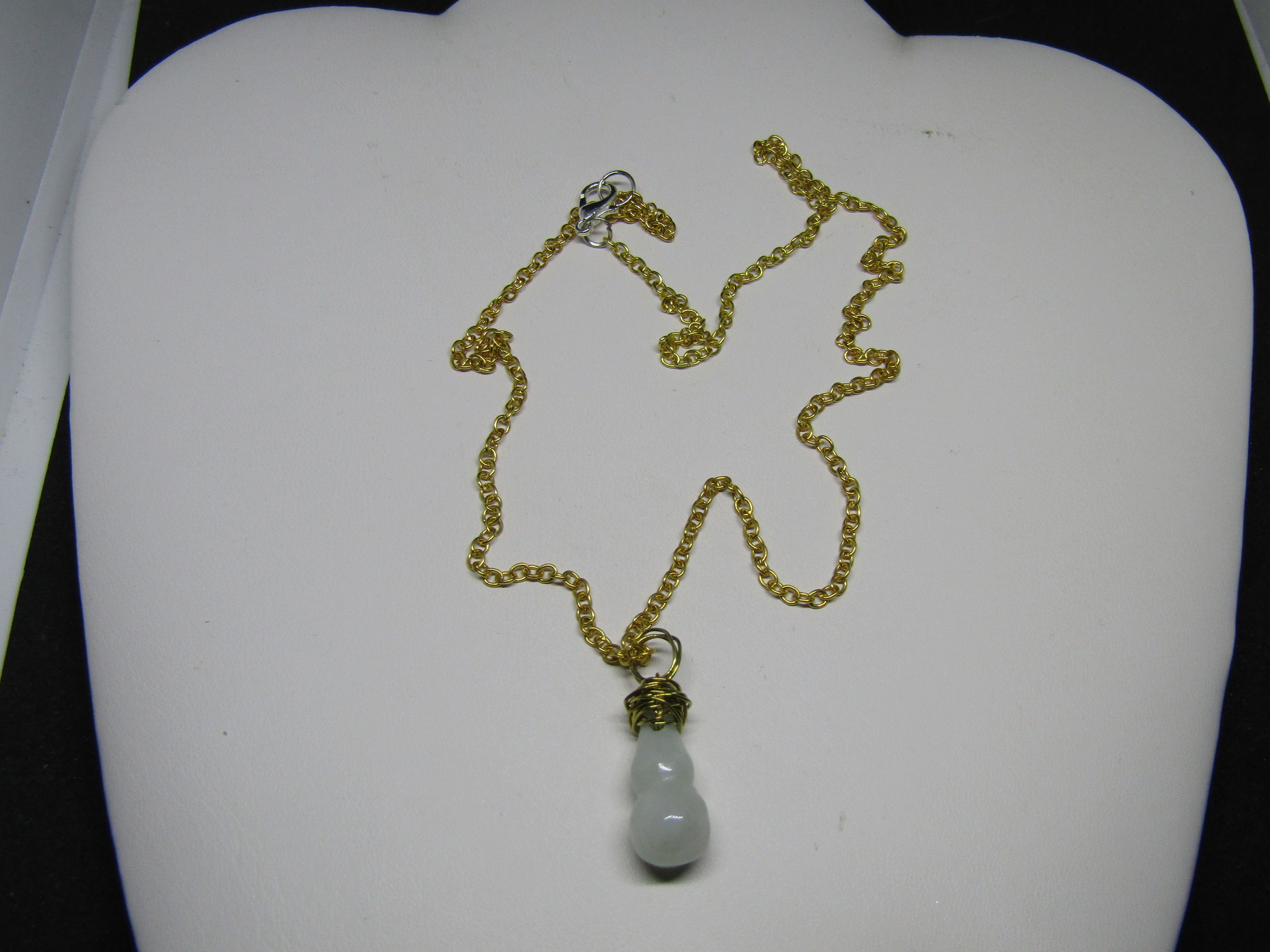 Green jade wired golden chain necklace