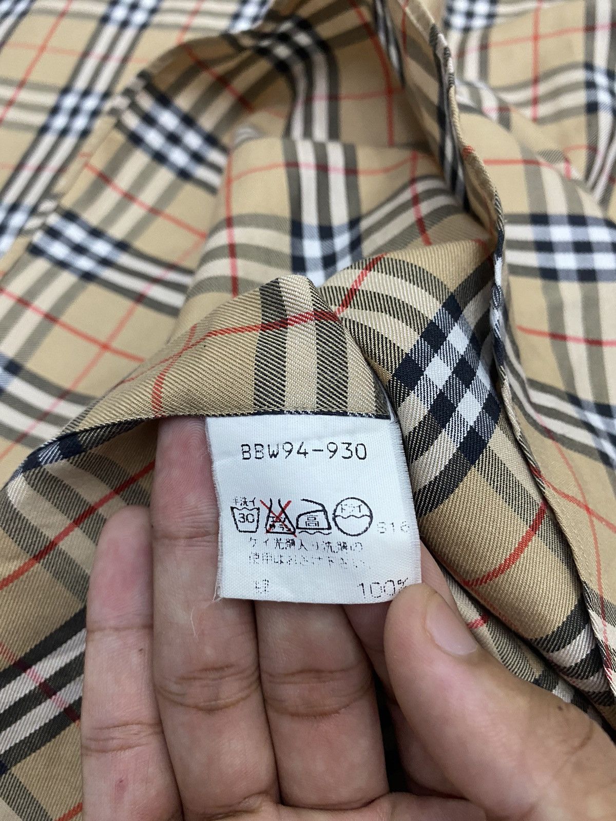 Burberry BURBERRY NOVA CHECK RARE DISTRESS SLEEVE LESS BUTTON SHIRT Size US S / EU 44-46 / 1 - 7 Thumbnail