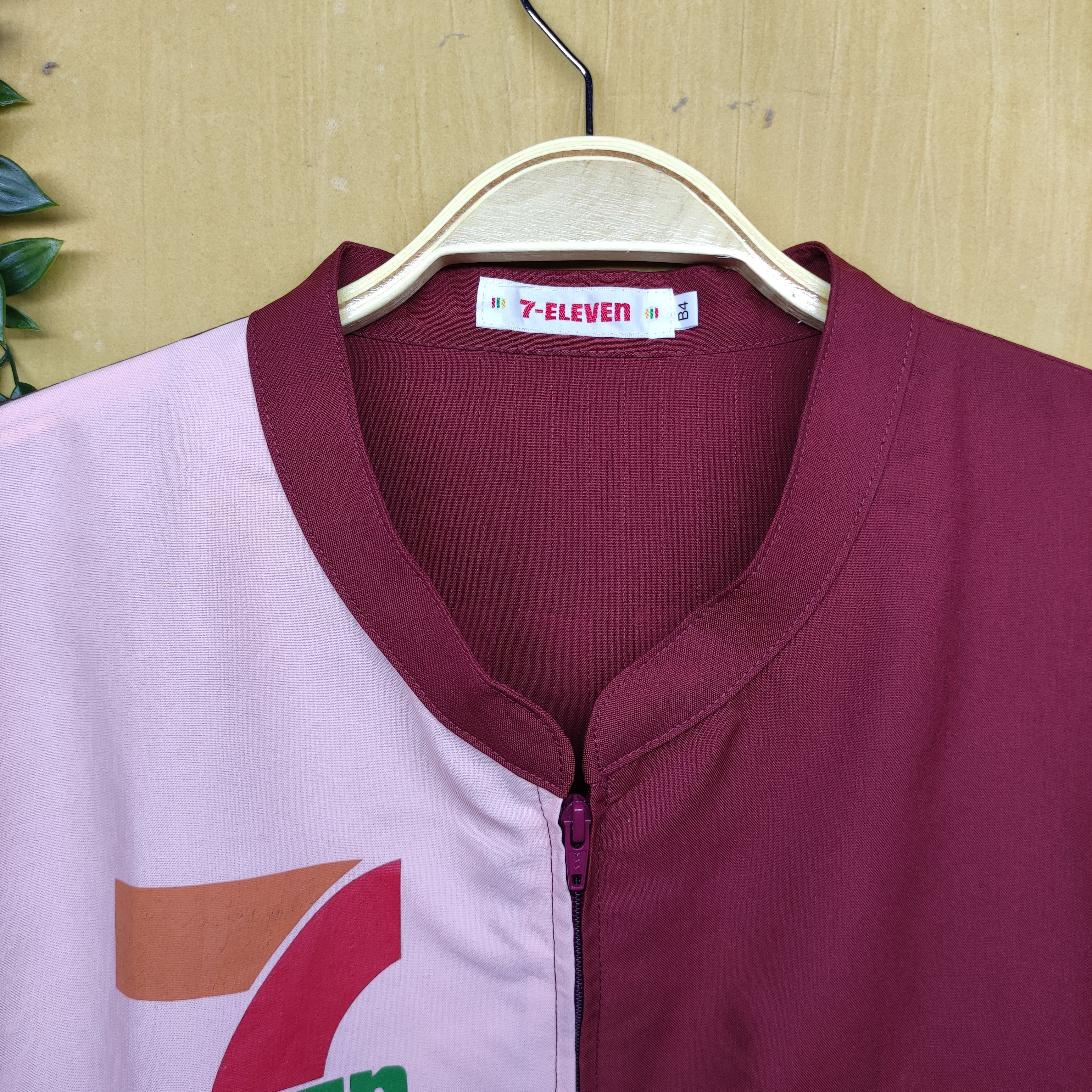 Uniform Wares Vintage 7 Eleven uniform jacket nos condition Size US L / EU 52-54 / 3 - 6 Thumbnail