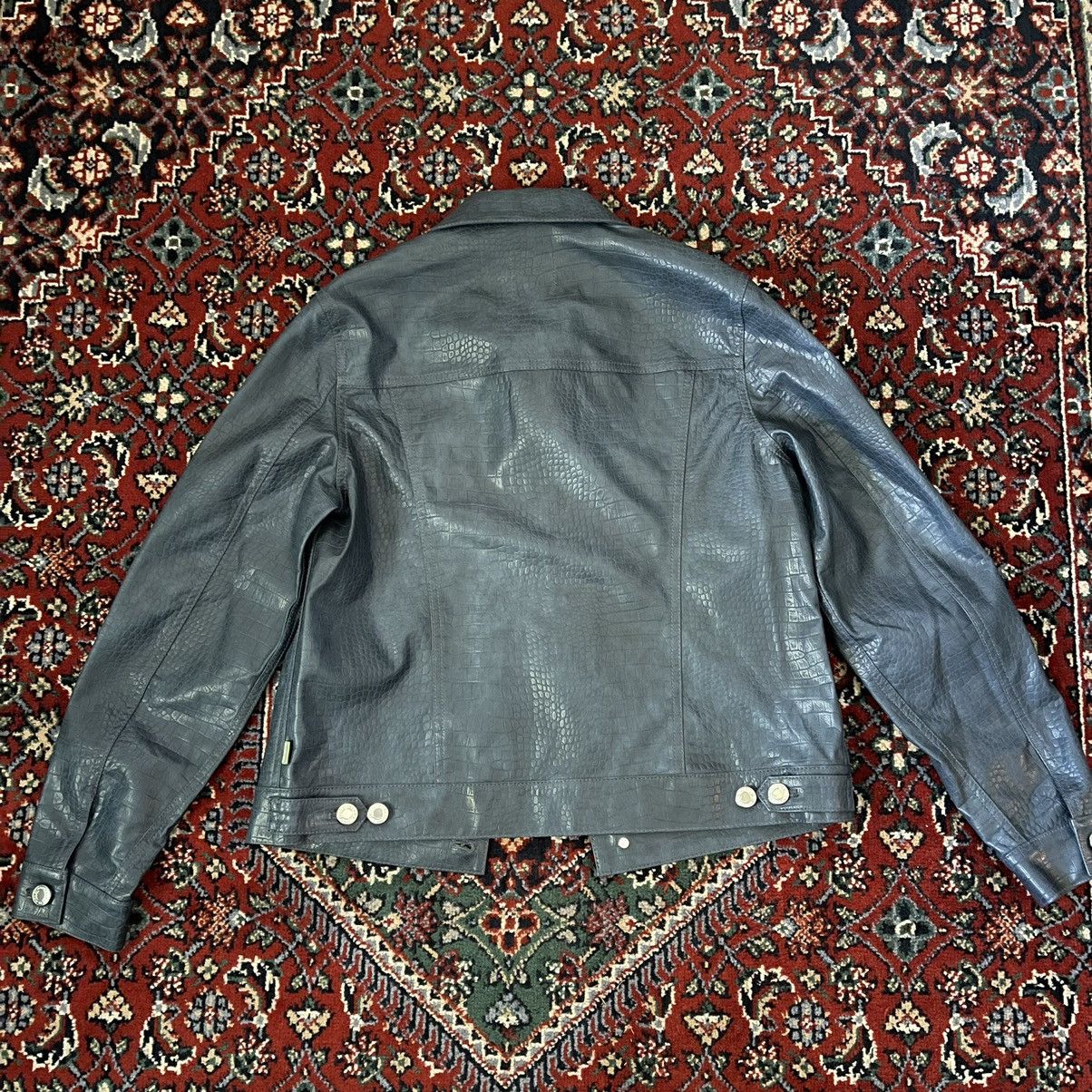 Heaven by Marc Jacobs Heaven by Marc Jacobs navy blue crocodile jacket Size US M / EU 48-50 / 2 - 3 Thumbnail