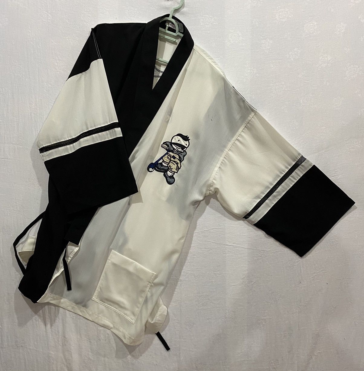 Japanese Brand Haori Kimono Cardigan Embroidery Boy On Scooter Logo Size US XL / EU 56 / 4 - 6 Thumbnail