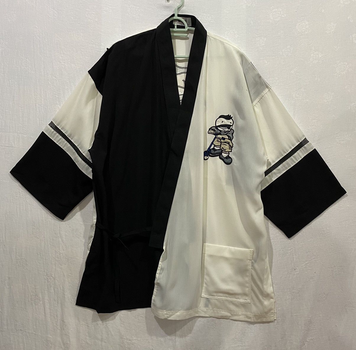 Japanese Brand Haori Kimono Cardigan Embroidery Boy On Scooter Logo Size US XL / EU 56 / 4 - 3 Thumbnail