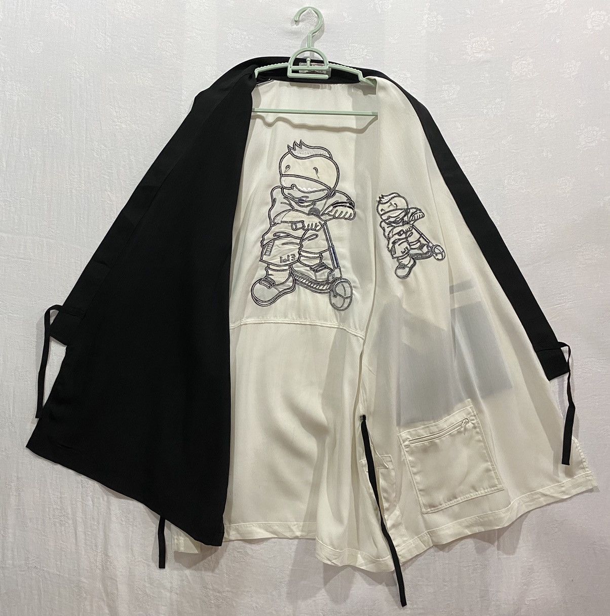 Japanese Brand Haori Kimono Cardigan Embroidery Boy On Scooter Logo Size US XL / EU 56 / 4 - 8 Thumbnail