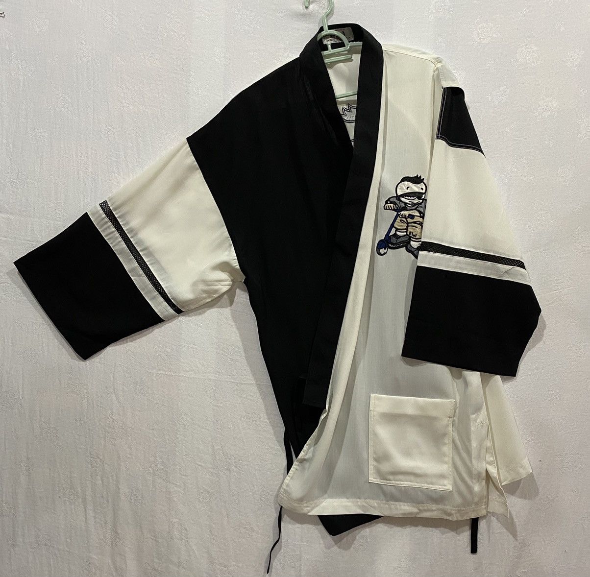 Japanese Brand Haori Kimono Cardigan Embroidery Boy On Scooter Logo Size US XL / EU 56 / 4 - 5 Thumbnail