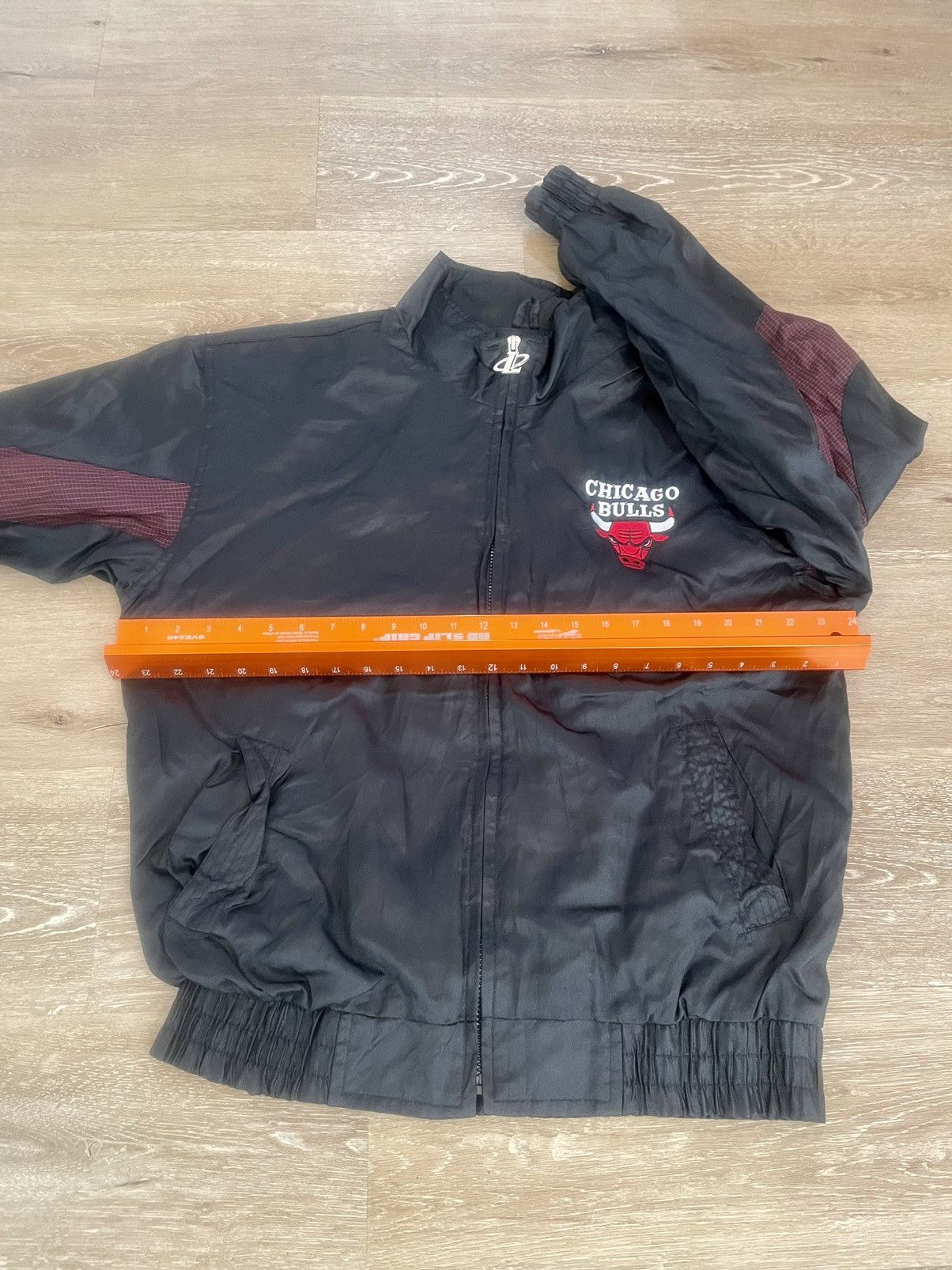 Logo Athletic CHICAGO BULLS x NBA Vintage 2000s Mutli Patch Black Jacket Size US M / EU 48-50 / 2 - 19 Thumbnail