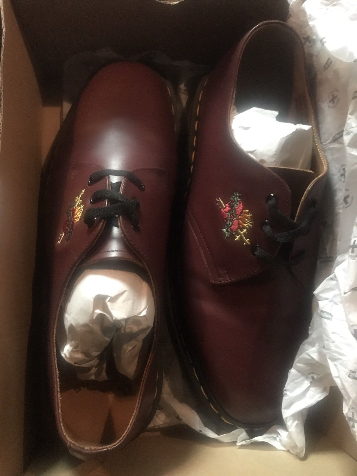 靴 SUPREMExDr. Martens Sacred Heart 3-Eye Supreme Dr. Martens Sacred Heart 3-Eye Shoe (FW17) - $168