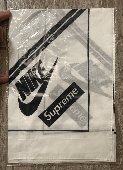 Nike sales supreme bandana