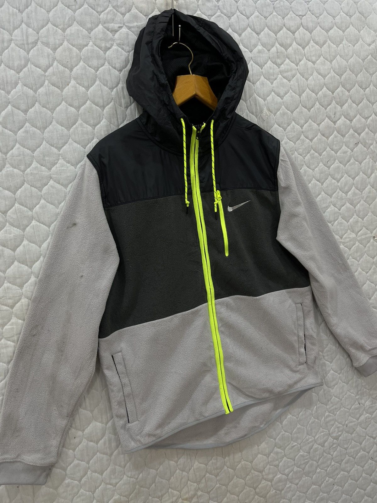Nike (ii). NIKE HOODIE JACKET Size US M / EU 48-50 / 2 - 5 Thumbnail