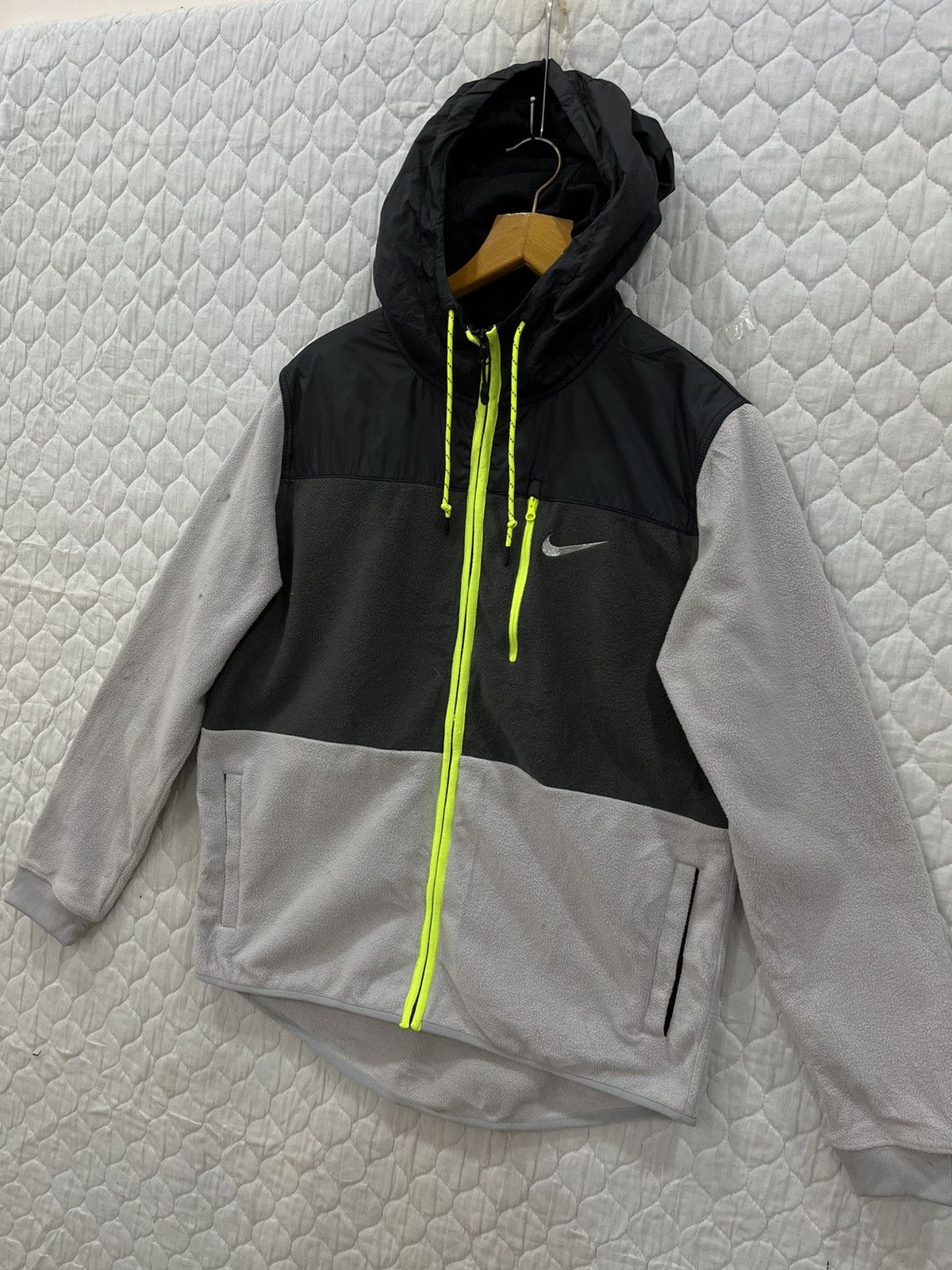 Nike (ii). NIKE HOODIE JACKET Size US M / EU 48-50 / 2 - 4 Thumbnail