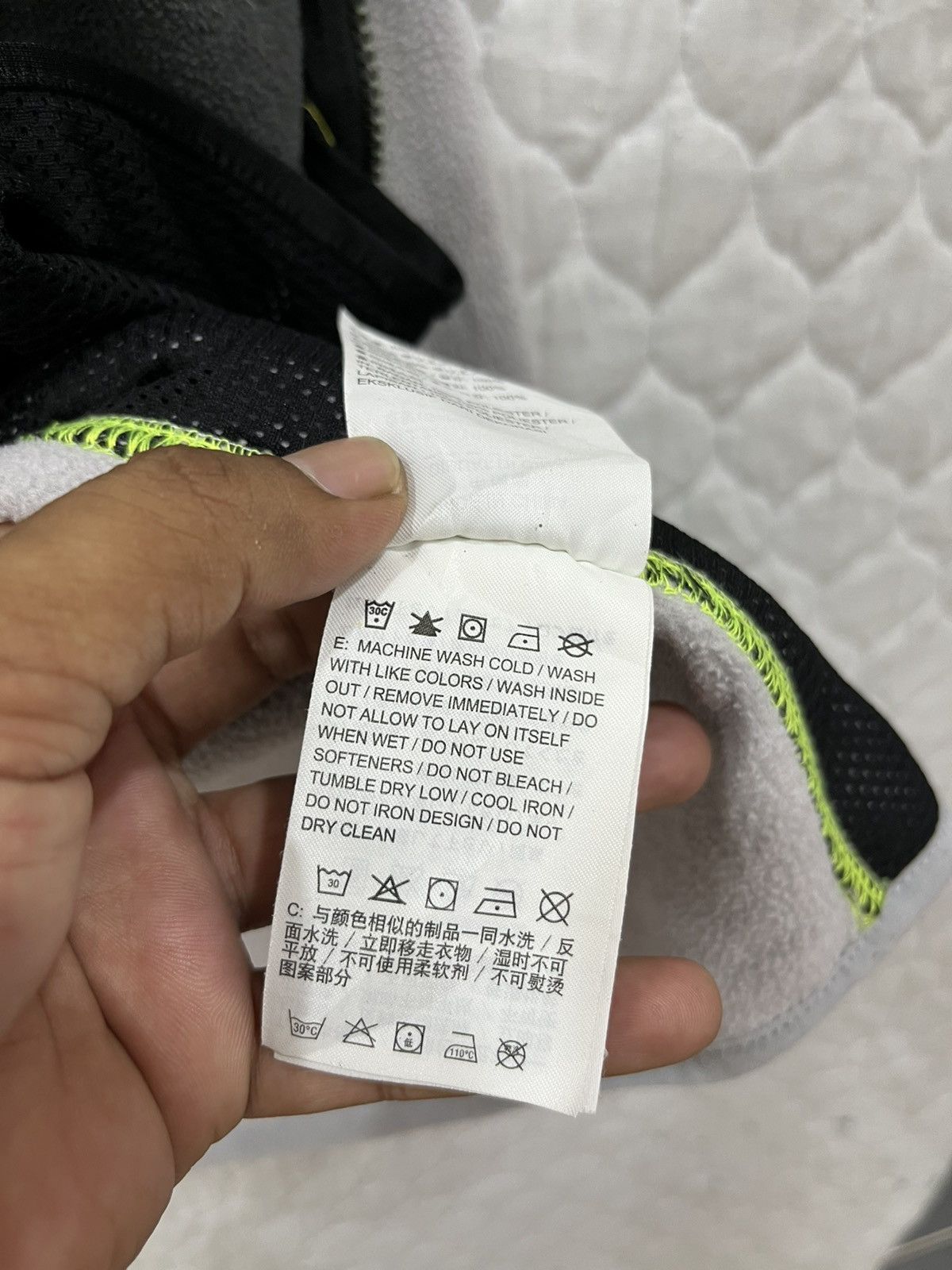 Nike (ii). NIKE HOODIE JACKET Size US M / EU 48-50 / 2 - 8 Thumbnail