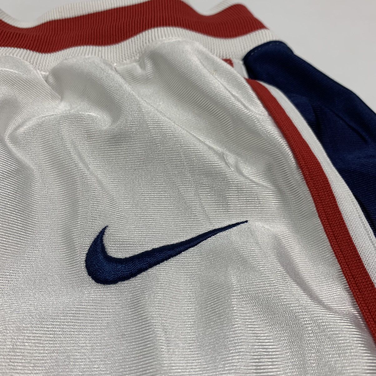 Nike Vintage Nike Short Pants Size US 30 / EU 46 - 5 Thumbnail