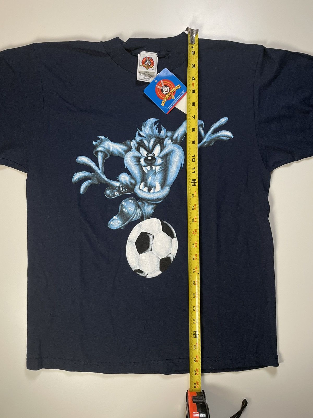 Vintage Vintage Looney Tunes Tasmanian Devil Soccer T-shirt Size US S / EU 44-46 / 1 - 5 Thumbnail
