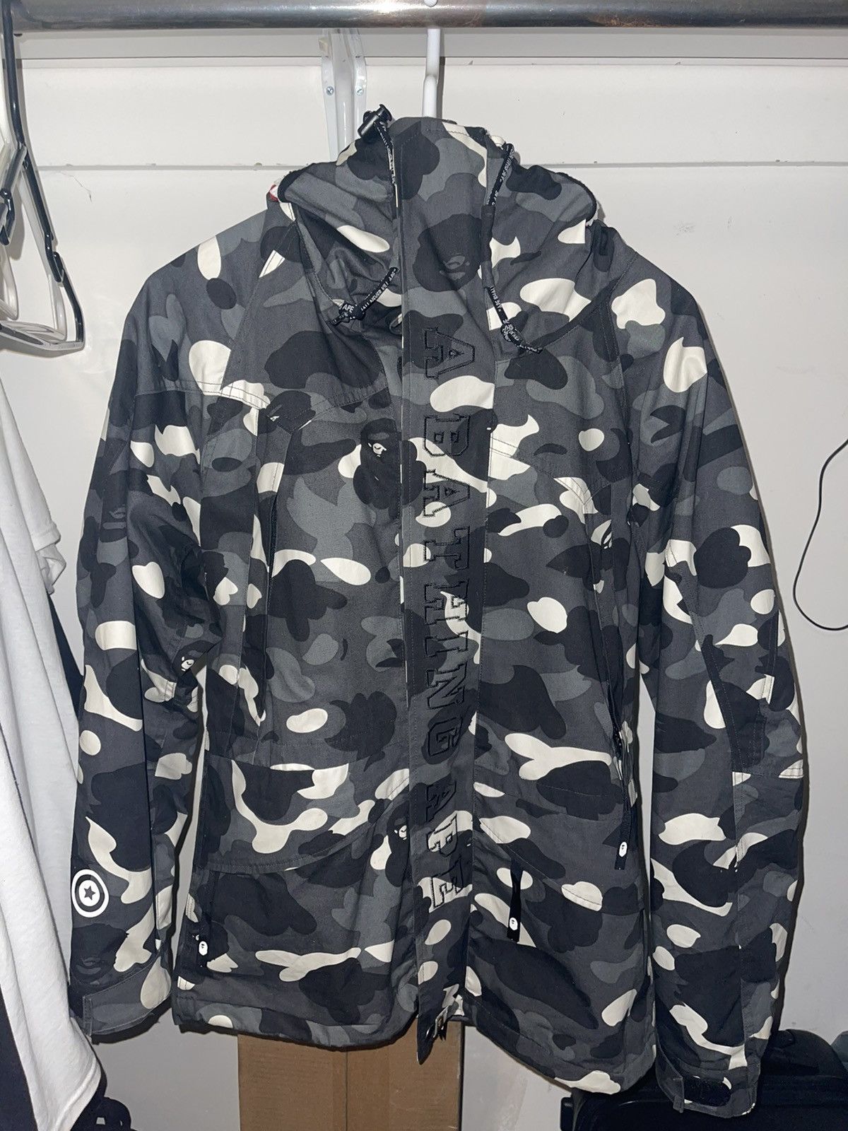 Jaket bape glow in the dark online