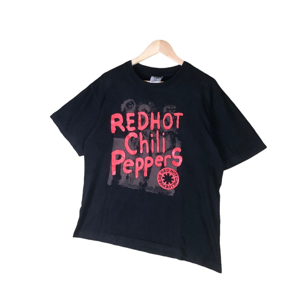 Band Tees × Vintage Vintage Band Tee’s REDHOT Chili Peppers Tshirt Size US M / EU 48-50 / 2 - 3 Thumbnail