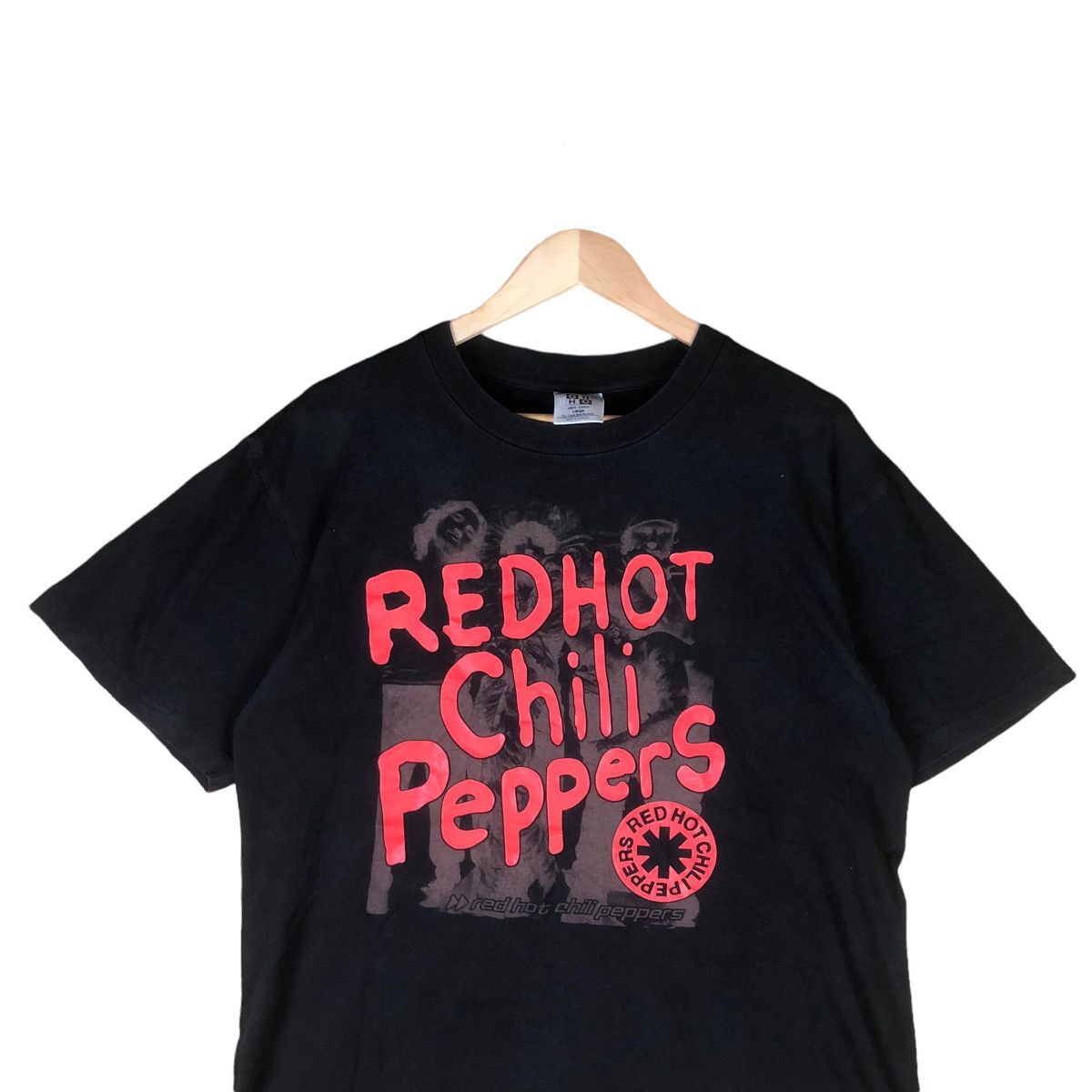 Band Tees × Vintage Vintage Band Tee’s REDHOT Chili Peppers Tshirt Size US M / EU 48-50 / 2 - 5 Thumbnail
