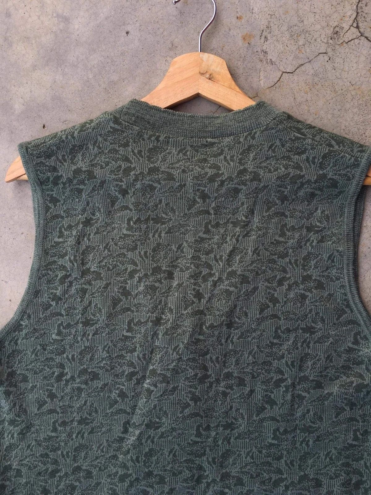 Aran Isles Knitwear × Designer 💥Cardigan Vest EIGHT LEAVES Printed Pullover Knitt Pattern Size US M / EU 48-50 / 2 - 12 Thumbnail