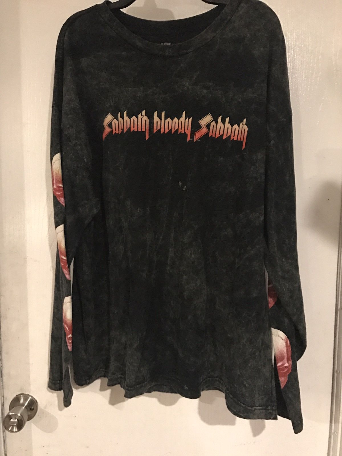 Black Sabbath Sabbath Bloody Sabbath longsleeve Size US L / EU 52-54 / 3 - 1 Thumbnail