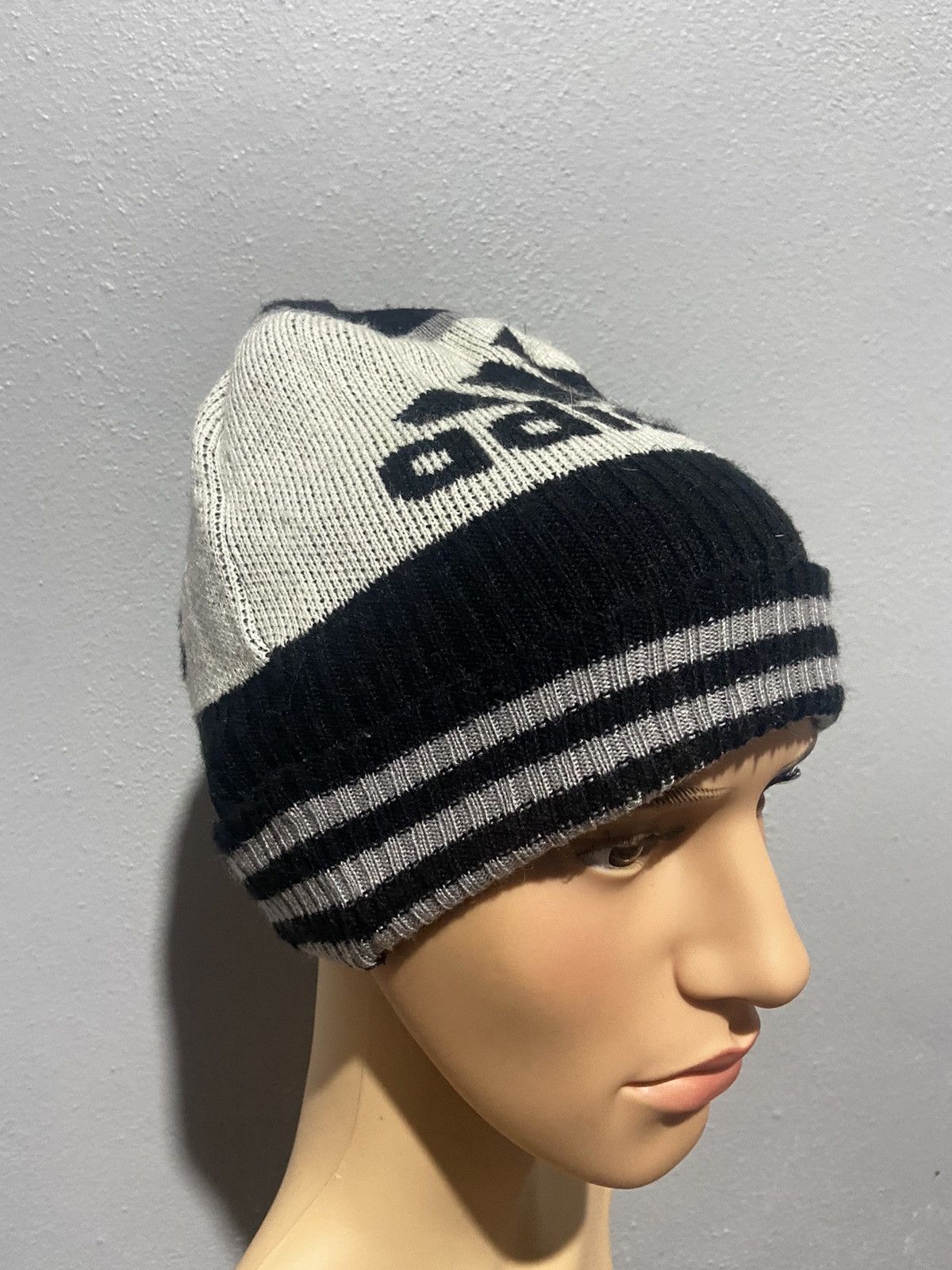 Adidas 🔥SALE🔥ADIDAS NICE DESIGN BEANIE Size ONE SIZE - 3 Thumbnail