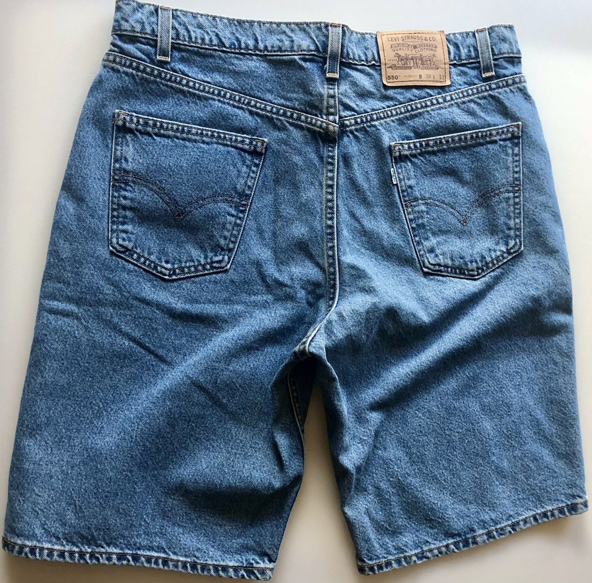 Levi's Levi’s 🇺🇸 550 bleu tab relax fit denim jean shorts Vintage 38 Size US 38 / EU 54 - 4 Thumbnail